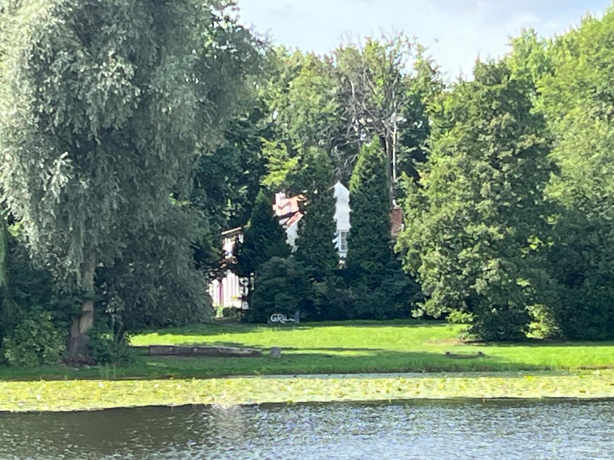 Dedek Park - Historyczny Dworek W Pieknym Parku Skaryszewskim Obok Stadionu Narodowego Varşova Dış mekan fotoğraf