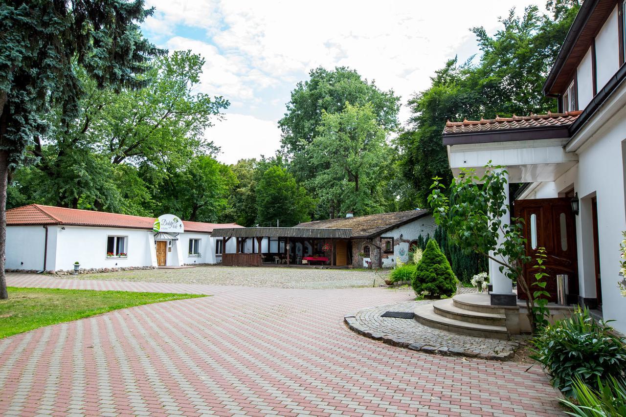 Dedek Park - Historyczny Dworek W Pieknym Parku Skaryszewskim Obok Stadionu Narodowego Varşova Dış mekan fotoğraf
